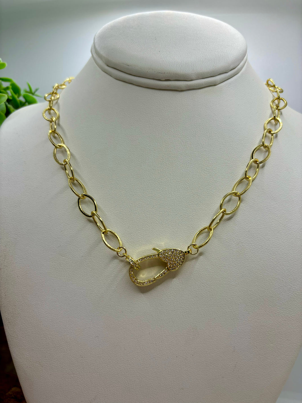 Heart clasp necklace