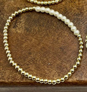 Beaded bracelets with pearls