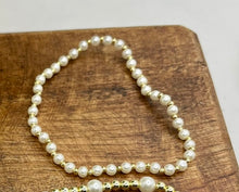 Load image into Gallery viewer, Beaded bracelets with pearls
