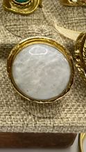 Load image into Gallery viewer, Circle moonstone ring
