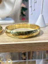 Load image into Gallery viewer, Brass bangles
